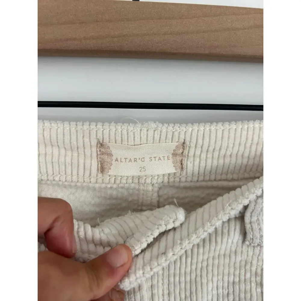 Altar'd State Cream Wide Leg Corduroy Cropped Pants size 25 - Picture 3 of 4